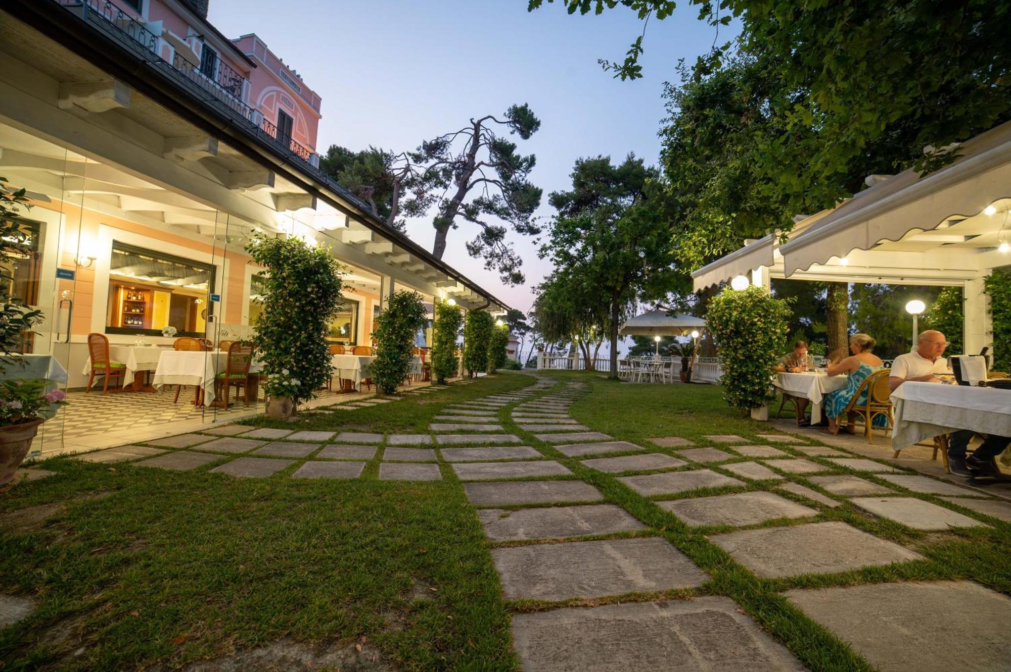 Park Hotel Villa Maria ซาน เมนาโย ภายนอก รูปภาพ
